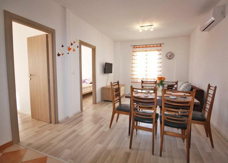 Apartman Petra Lägenhet Fažana Exteriör bild